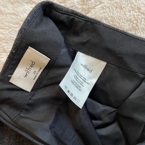 Aritzia❣️Renee skirt /(classic mini skirt) wool - Picture 8 of 10